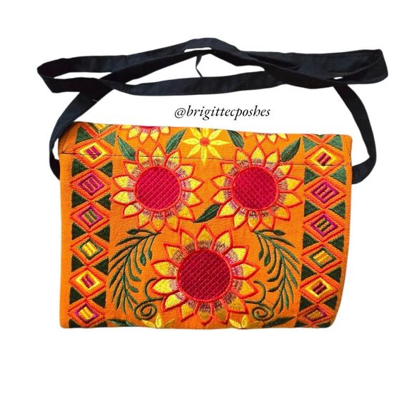 HANDMADE Mexican Embroidered Crossbody Bag - Picture 3 of 12